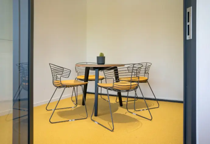 Salle de réunion pour 4 personnes